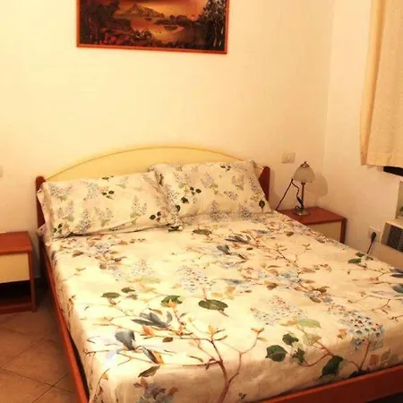 Casa Vacanze - Bilocale Con Piscina E Giardino Murta Maria
