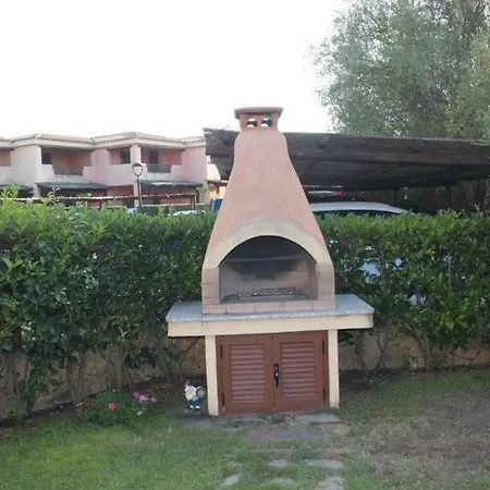 Apartment Casa Vacanze - Bilocale Con Piscina E Giardino *