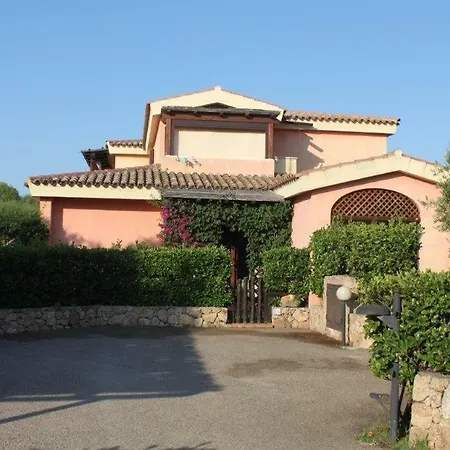 Casa Vacanze - Bilocale Con Piscina E Giardino