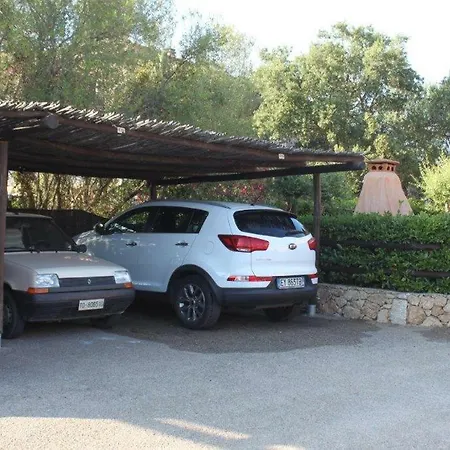 Casa Vacanze - Bilocale Con Piscina E Giardino Murta Maria
