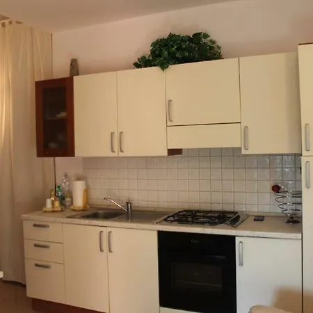 Apartment Casa Vacanze - Bilocale Con Piscina E Giardino