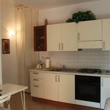 Casa Vacanze - Bilocale Con Piscina E Giardino Apartment Murta Maria
